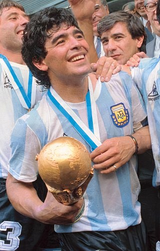 soccer-football : Maradona